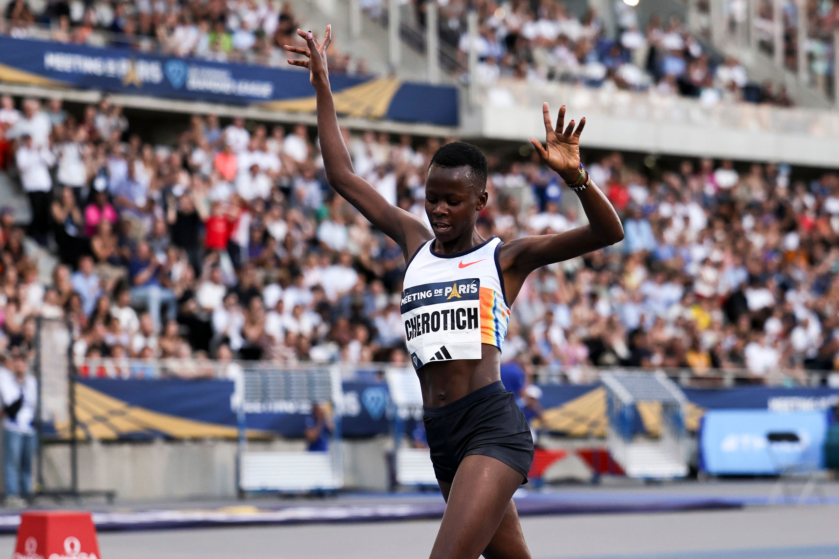 Faith Cherotich wins the 3000m steeplechase in Paris