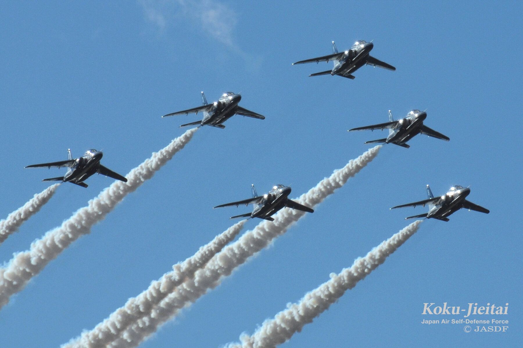 ブルーインパルスが国立の空へ | News | Tokyo 25 | World