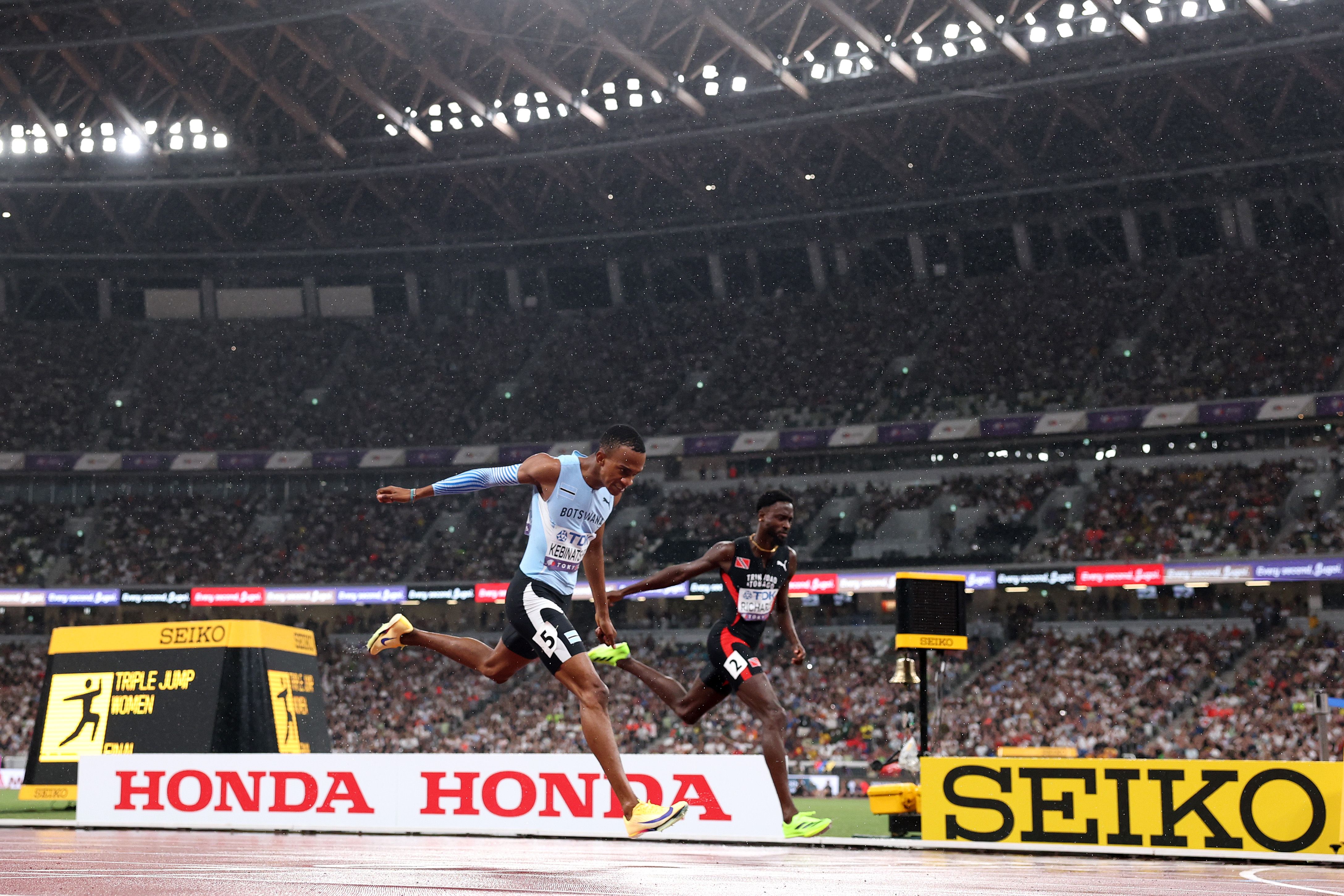 Collen Kebinatshipi wins the 400m at the World Athletics Championships Tokyo 25