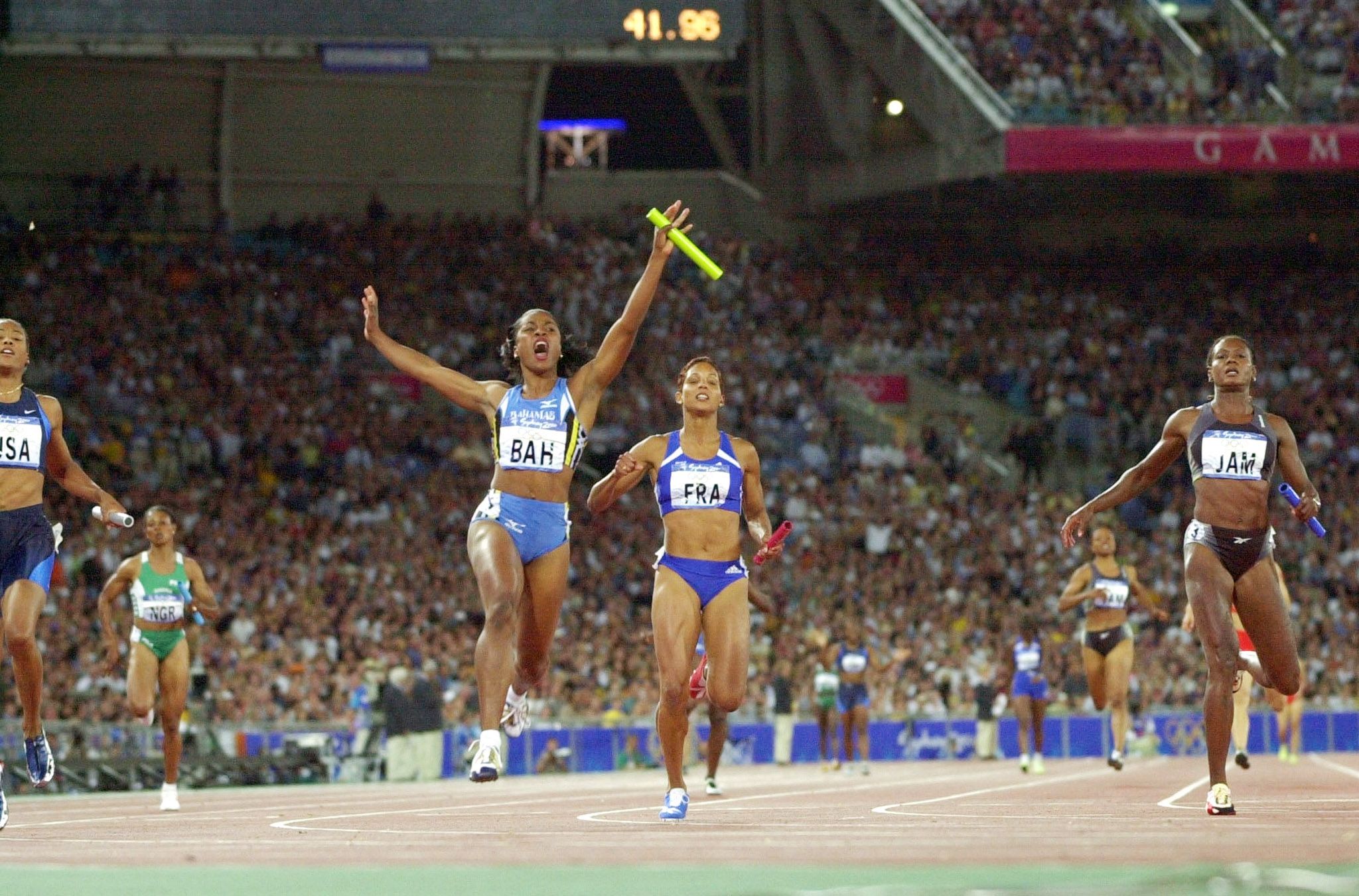 Debbie Ferguson anchors The Bahamas to Olympic 4x100m victory in Sydney