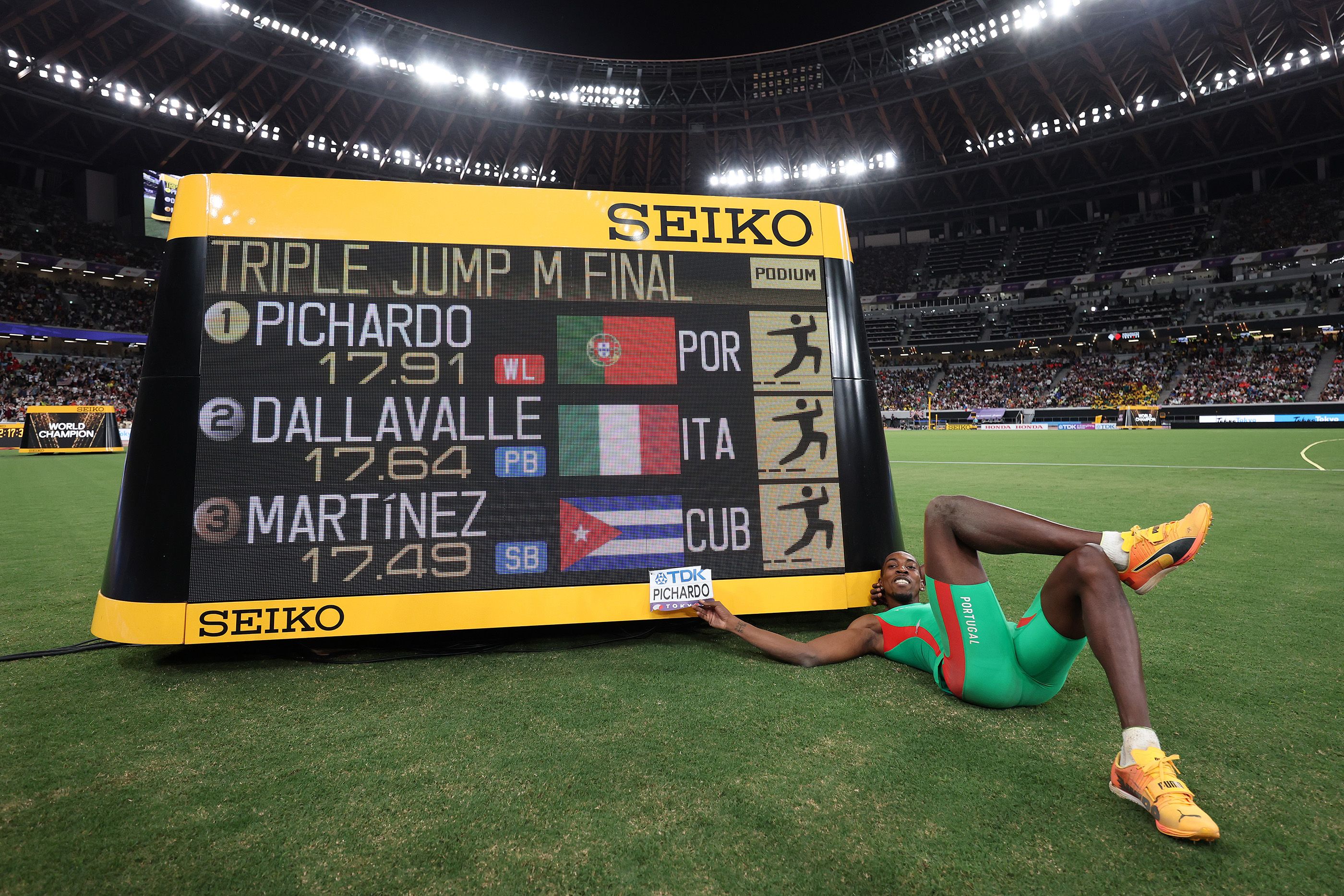 Pedro Pichardo celebrates his win at the World Athletics Championships Tokyo 25