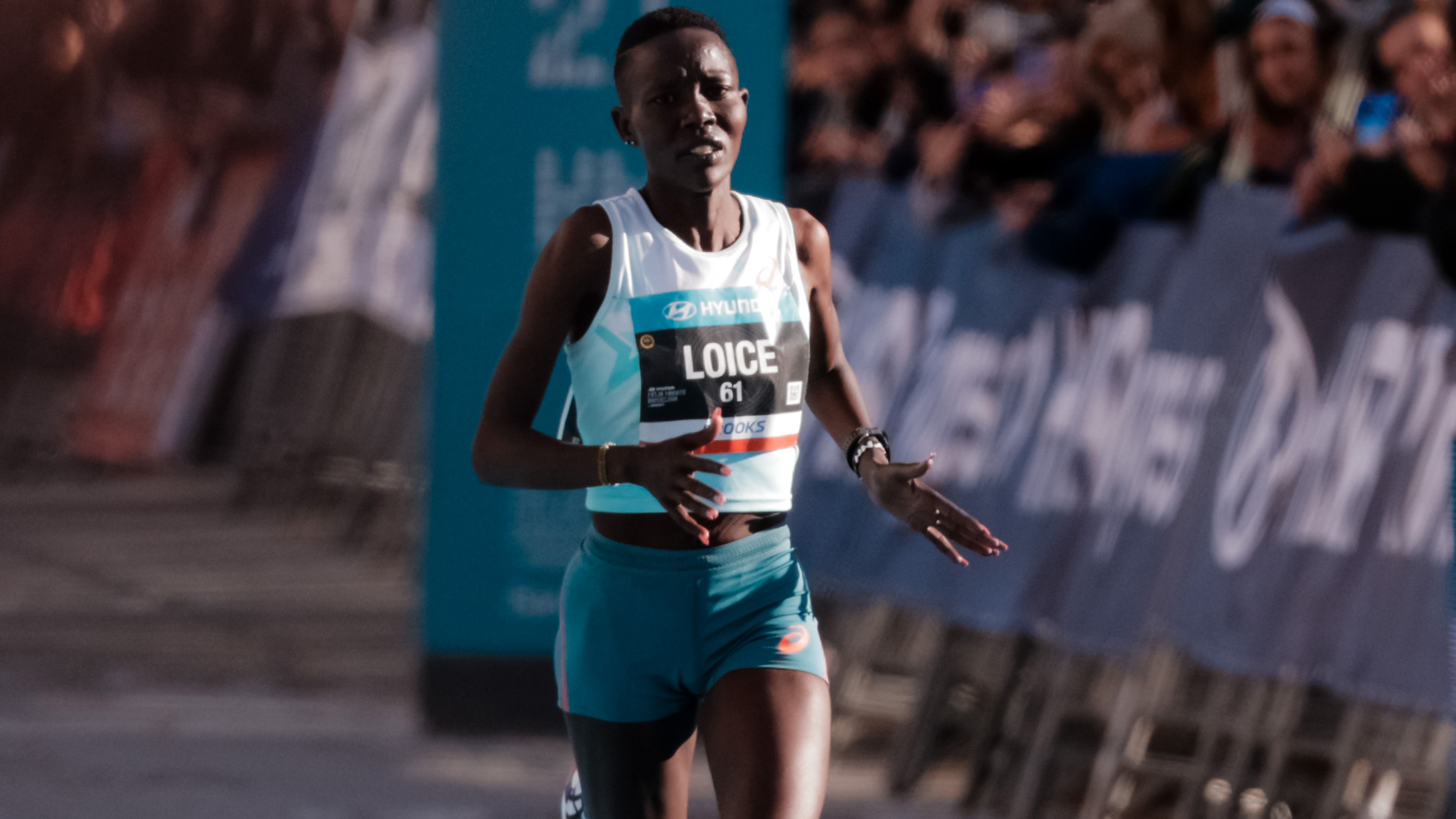 Loice Chemnung runs a course record in Barcelona
