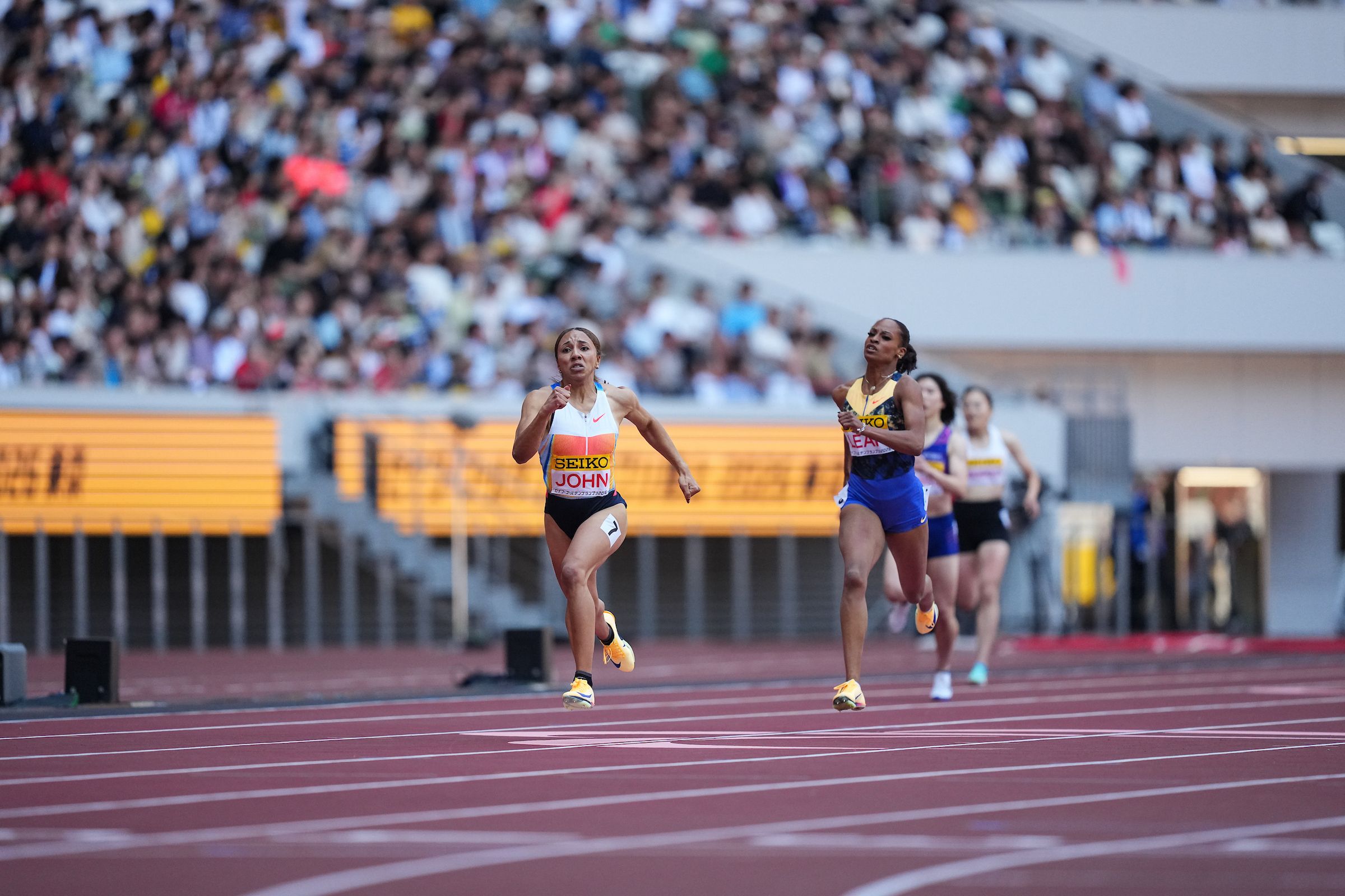 Yemi Mary John runs a 400m meeting record at the Seiko Golden Grand Prix