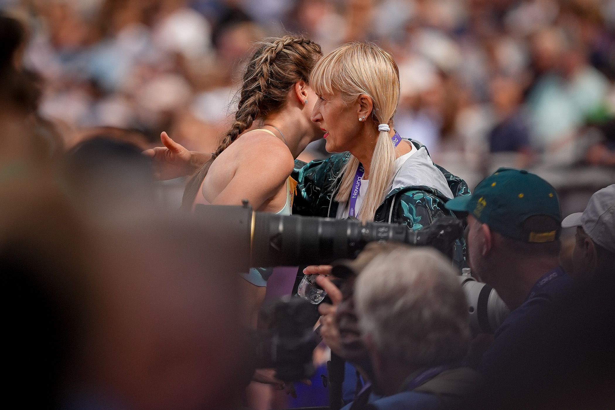 Yaroslava Mahuchikh with her coach Tetiana Stepanova