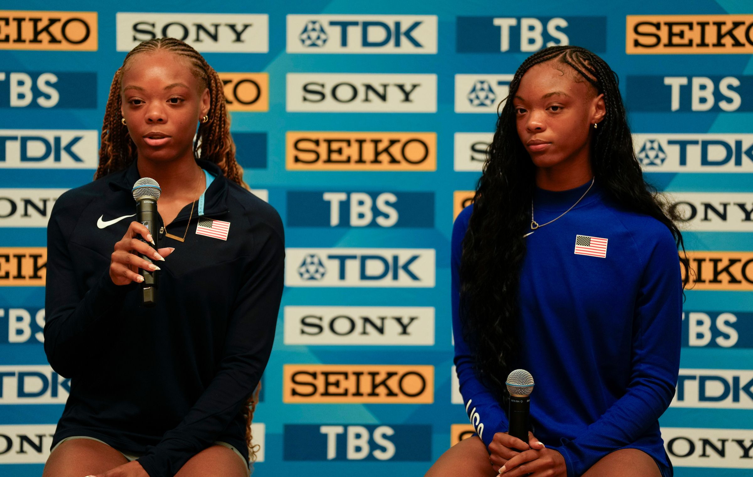 Mia and Mariah Maxwell at the pre-event press conference in Oregon