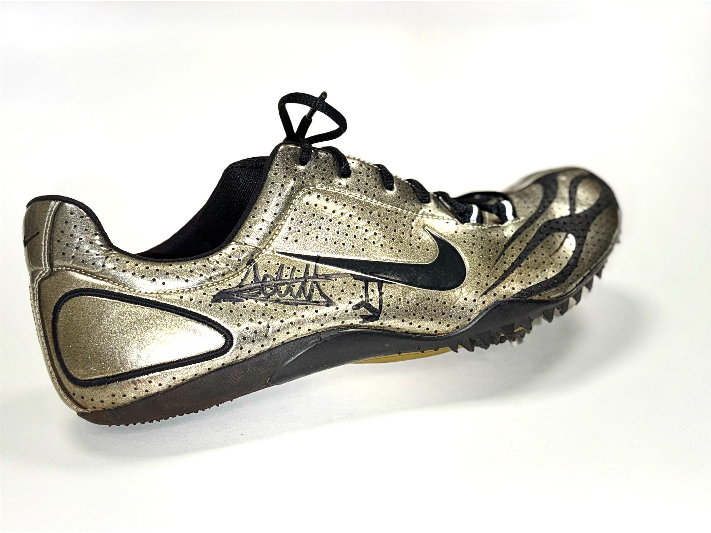 Ladji Doucour&eacute;'s spike from the 2005 world final