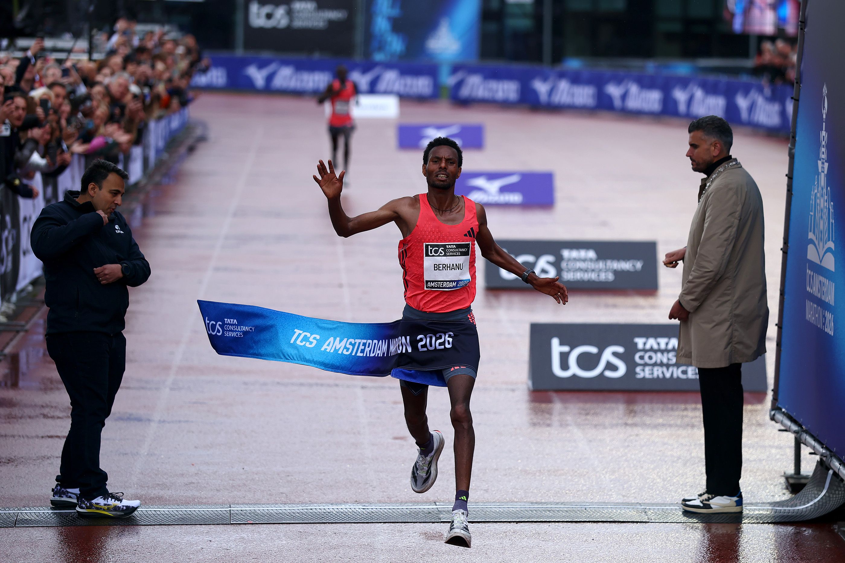 Lemi Berhanu wins the TCS Amsterdam Marathon