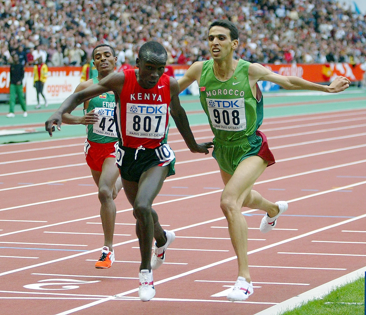 Eliud Kipchoge outdips Hicham El Guerrouj in the 5000m at the 2003 IAAF World Championships