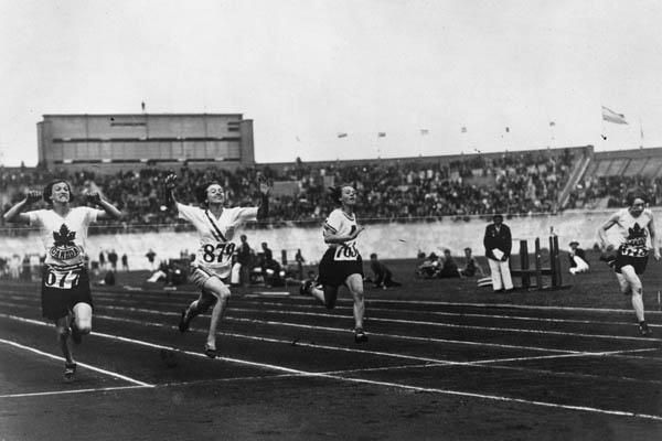 80 Years of Women Athletics at Olympic Games - Elizabeth Robinson - 1928