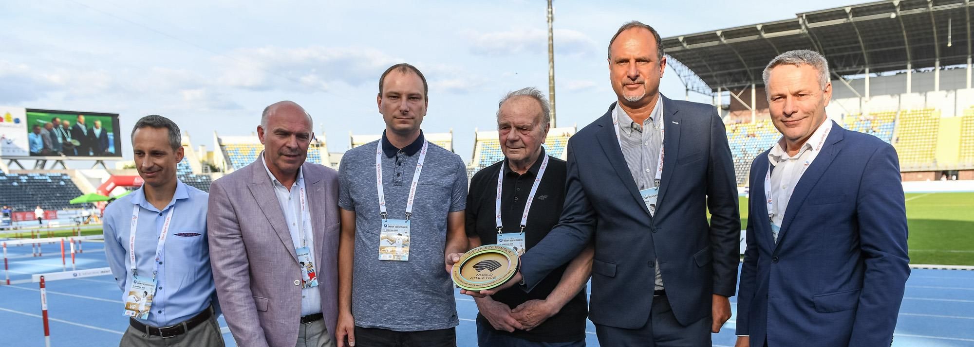 Heritage plaque honouring the legend Irena Szewinska presented in