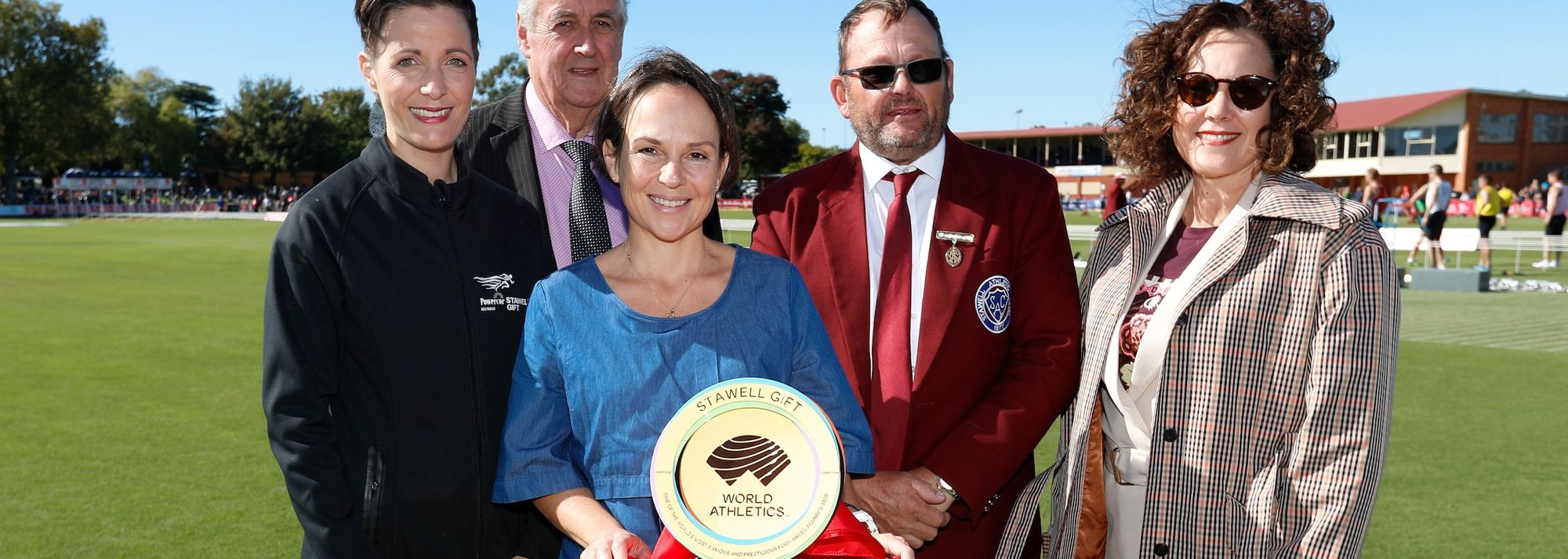 At the 139th Powercor Stawell Gift Carnival on Easter Monday (5), the World Athletics Heritage Plaque was unveiled jointly by The Hon. Jaala Pulford, Minister for Western Victoria, and Neil Blizzard, president of Stawell Athletic Club.