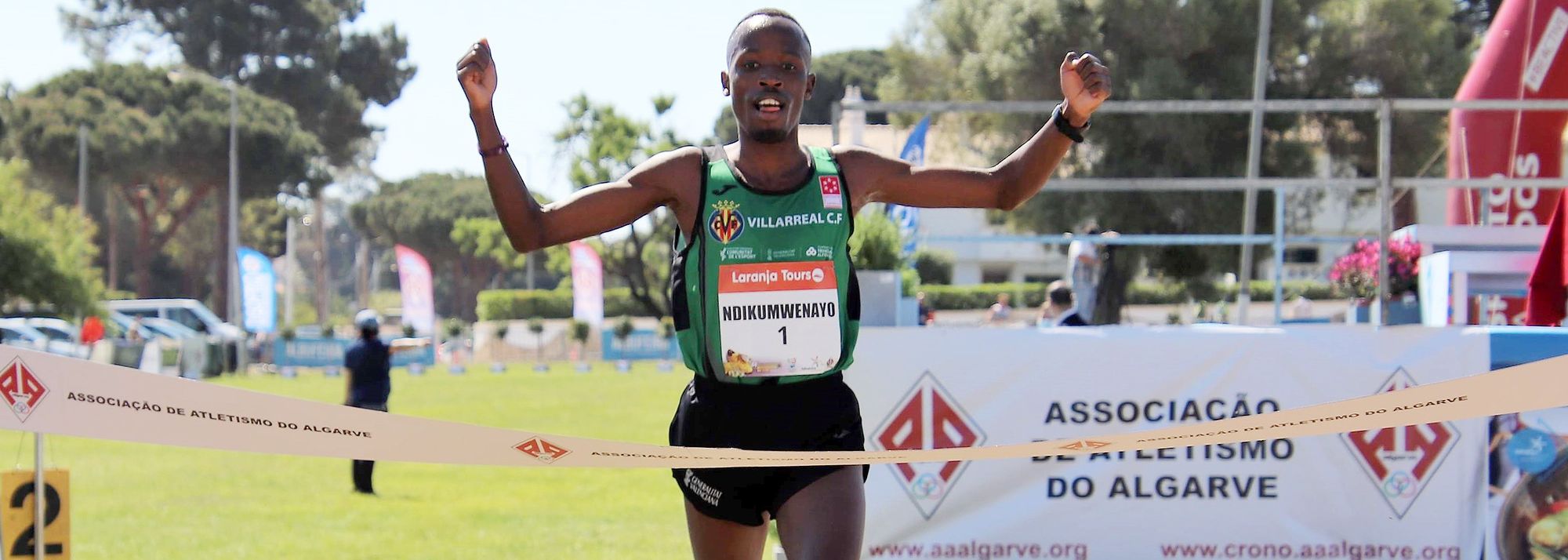 Spain’s Thierry Ndikumwenayo and Ethiopia’s Likina Amebaw were victorious at the Cross Internacional das Amendoeiras em Flor