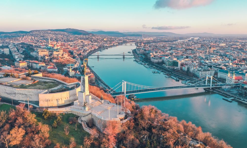 https://worldathletics.org/competitions/world-athletics-championships/budapest23/news/news/budapests-most-important-landmarks