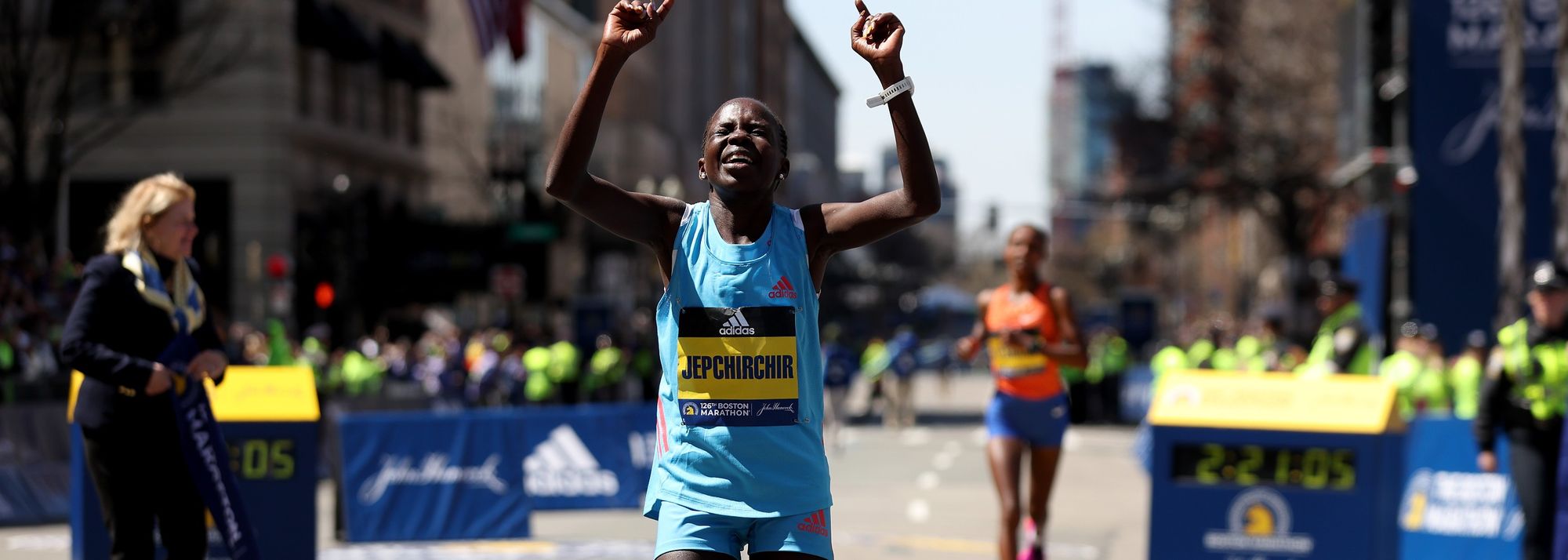 Peres Jepchirchir and Evans Chebet ensured that two vastly different races both ended with thrilling finishes.