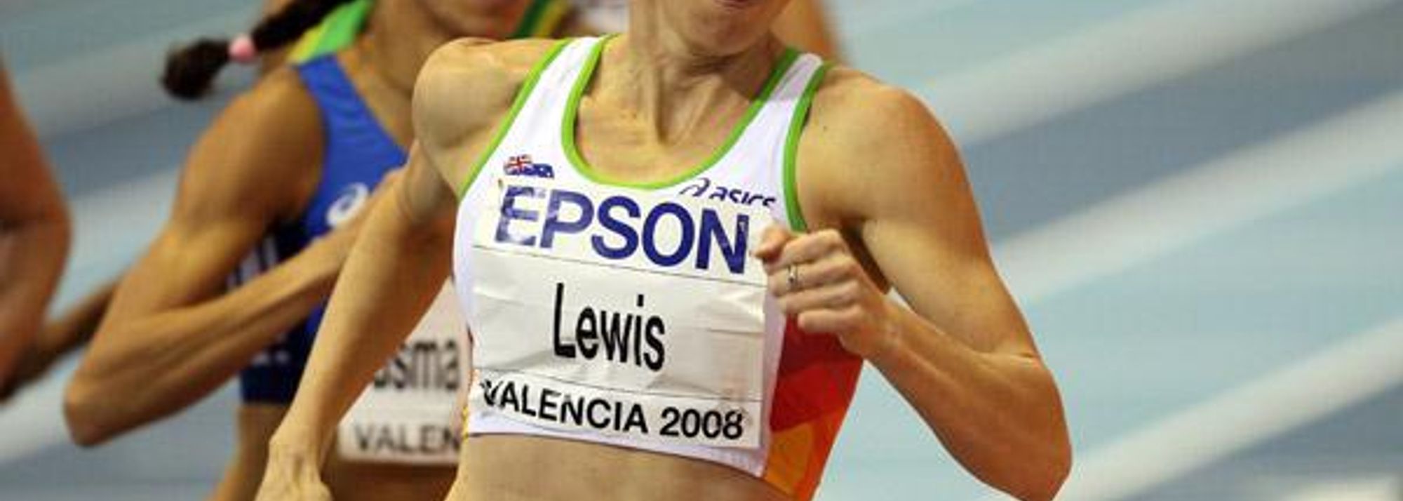 - An hour after winning the world championship 800m gold medal Tamsyn Lewis was still walking around with a look of disbelief on her face.</P>