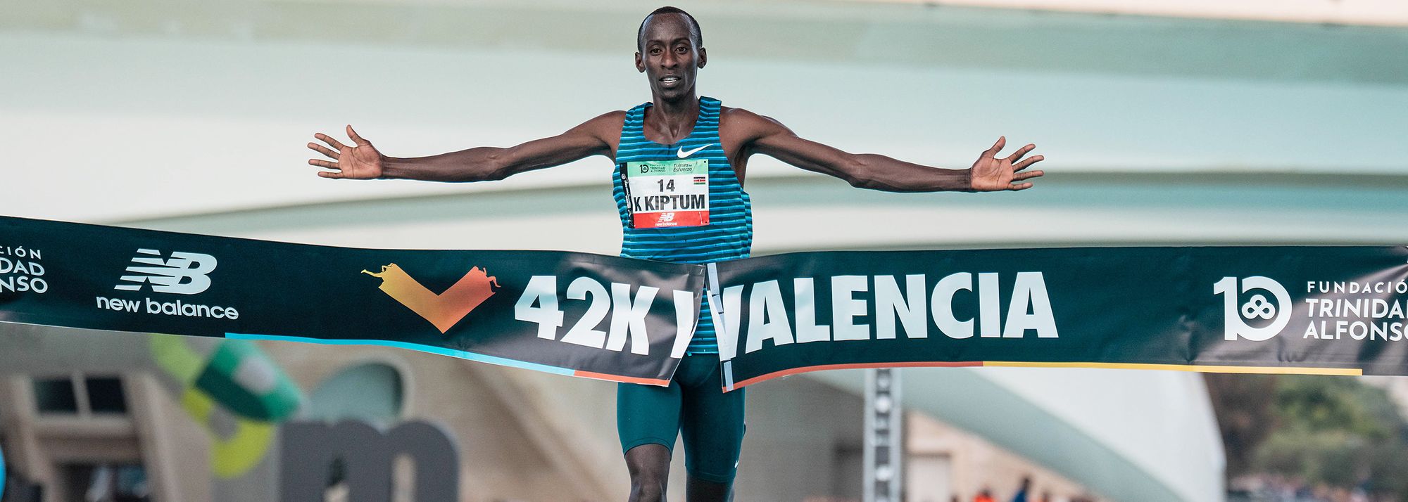 Kiptum clocks 2:01:53, fastest debut in history, while Beriso sets Ethiopian record of 2:14:58