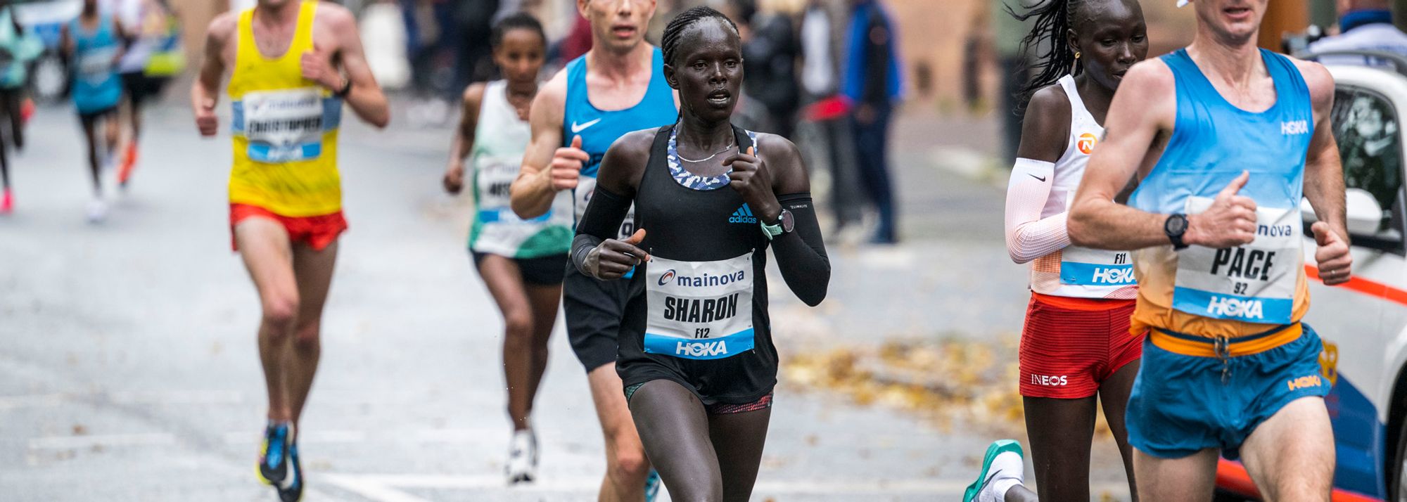 The men’s and women’s course records tumbled at the Barcelona Marathon