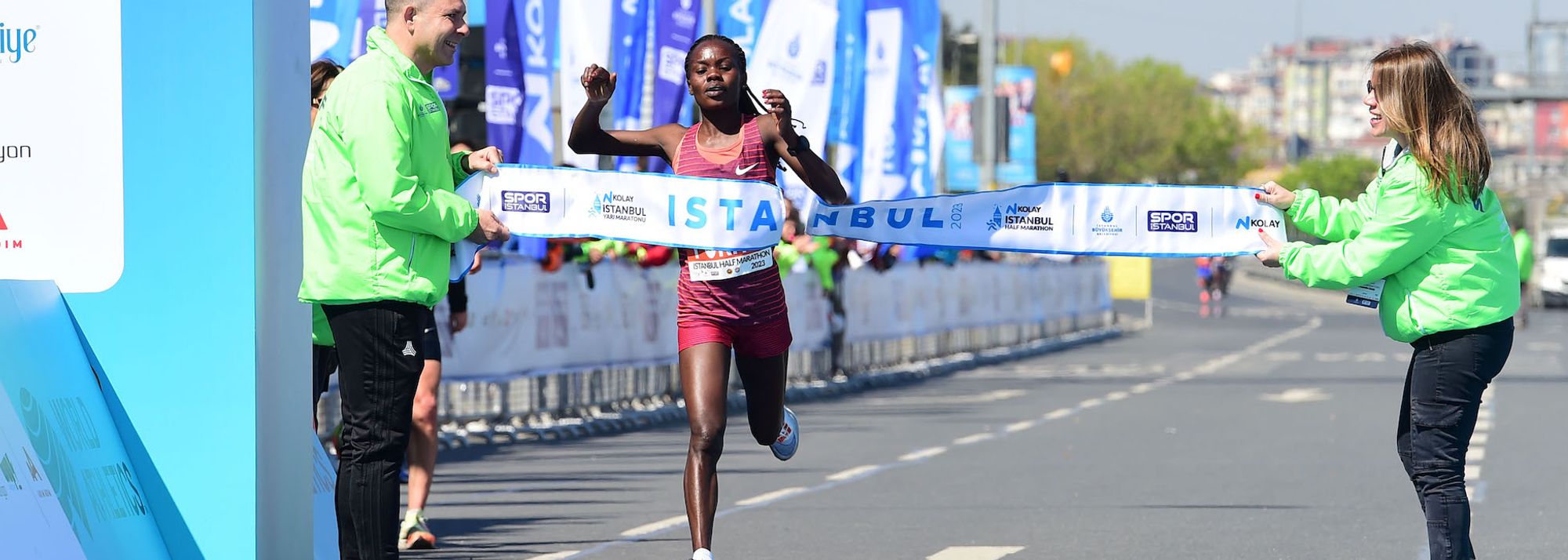 Purity Komen was a surprise women's race winner of the N Kolay Istanbul Half Marathon, while Daniel Ebenyo won the men's race to complete a Kenyan double at the World Athletics Gold Label event on Sunday