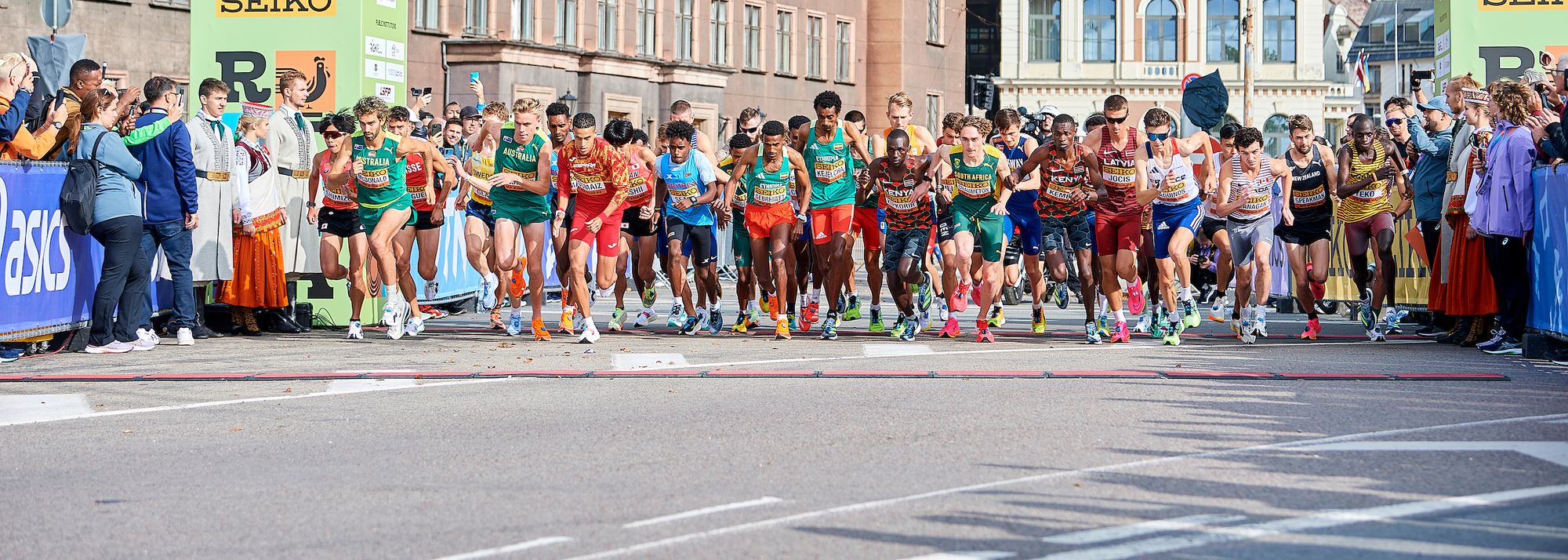 Watch a replay of the road mile and 5km as world records are broken at the World Athletics Road Running Championships