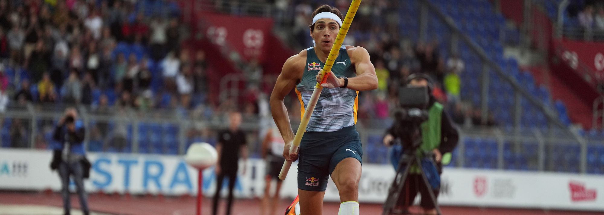 It might have been a blustery evening in Ostrava but that didn’t matter to Mondo Duplantis and Molly Caudery, who remained resolute to win their pole vault contests during the World Athletics Continental Tour Gold meeting