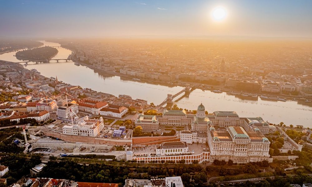 https://visithungary.com/discoverbudapest