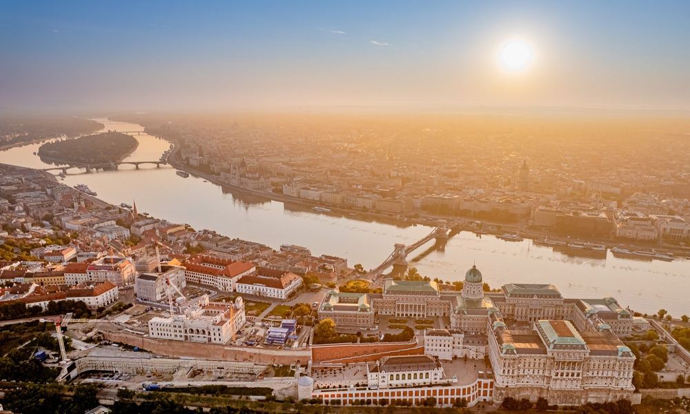 https://visithungary.com/discoverbudapest