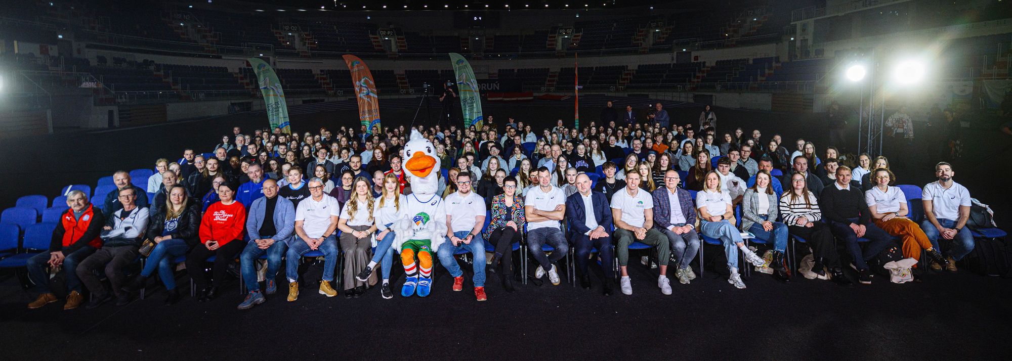 More than three hundred volunteers who will help organise the World Athletics Indoor Championships Kujawy Pomorze 26 took part in a Saturday meeting in Toruń.