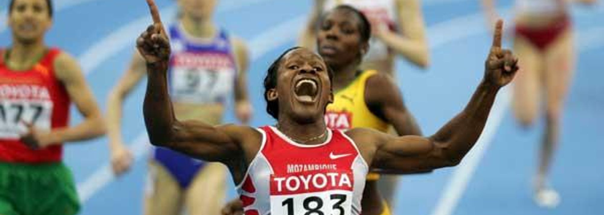 When Maria Mutola won her first indoor title in 1993, runner-up Kenia Sinclair (JAM) was not yet a teenager. Hasna Benhassi (MAR), the bronze medallist here, was barely into her teens. 13 years later, the pair are world class athletes, but are still chasing the Mozambican legend. This weekend in Moscow, they watched as Mutola powered her way to a fourth consecutive World Indoor title, and a nearly unbelievable seventh overall.