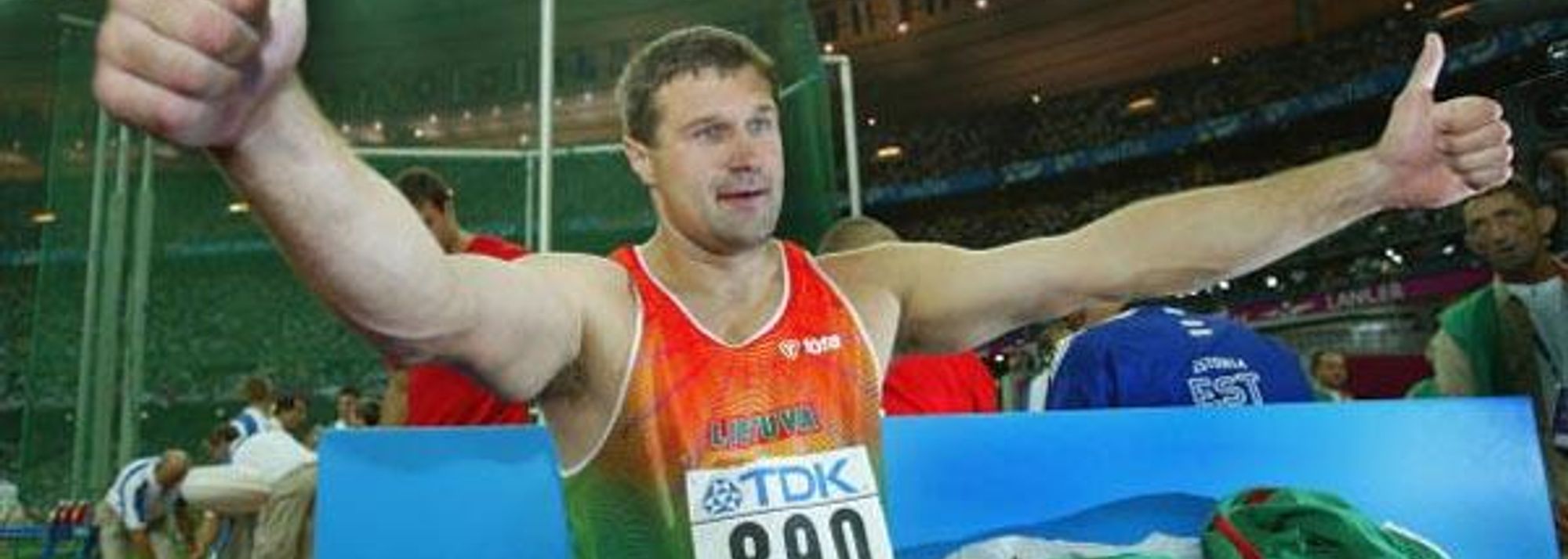 Alekna's Birthday present to his youngest son | NEWS | World Athletics
