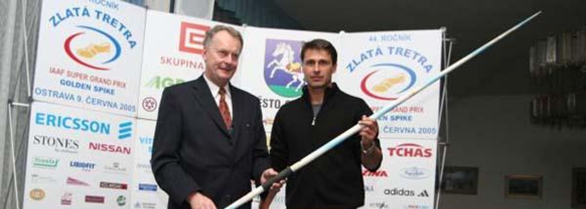 World record holder donates competition javelin to the IAAF Athletics for a Better World NEWS