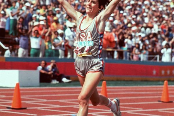 Subir y bajar Responder gastar Joan Benoit Samuelson: born to run, and still running | FEATURE | World  Athletics