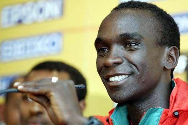 "Kipchoge trionfa a Melbourne: a 41 anni, il maratoneta continua a stupire!"