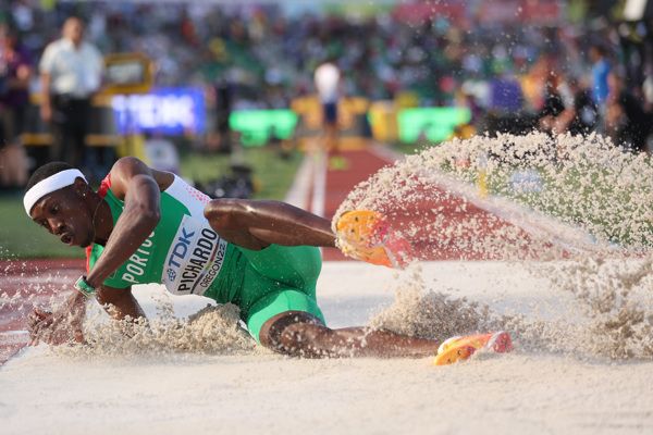 Pichardo lands first world triple jump title with 17.95m leap in Oregon | REPORT | WCH 22 - World Athletics