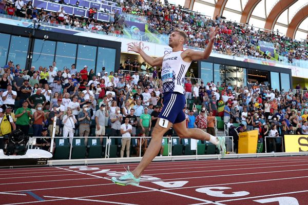 Mayer regains world decathlon title in Oregon News Oregon 22