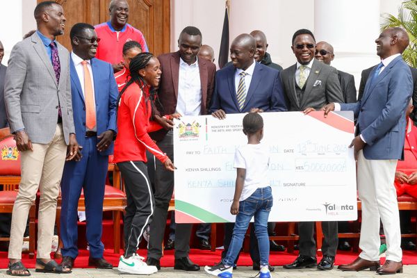 Two world records and a house for Kenya's Kipyegon | NEWS - Vimarsana News