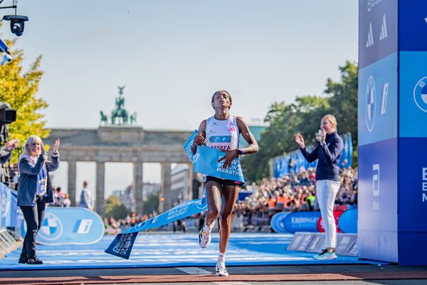 Assefa smashes world marathon record in Berlin with 2:11:53, Kipchoge ...