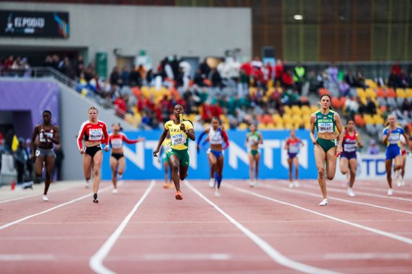 Reid anchors Jamaica to 4x100m title to secure golden double in Lima | News  | Lima 24 | World Athletics U20 Championships