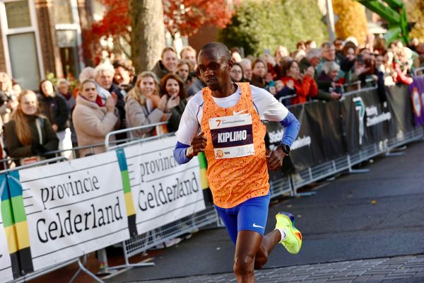 Kiplimo smashes course record at Zevenheuvelenloop in Nijmegen | REPORT | World Athletics