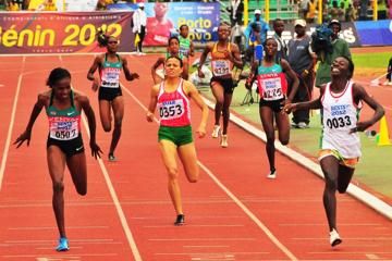 burundian-teen-niyonsaba-takes-dramatic-800m