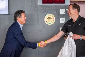 World Athletics President Sebastian Coe and Weltklasse Zurich President Felix Frei unveil the Heritage Plaque