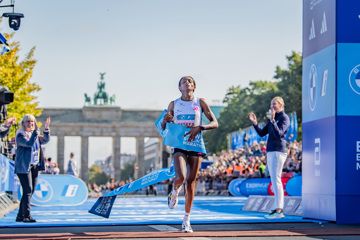 tigst-assefa-world-marathon-record-berlin-kipchoge-2023