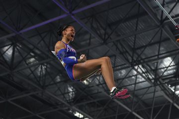 nanjing-25-women-pole-vault-report