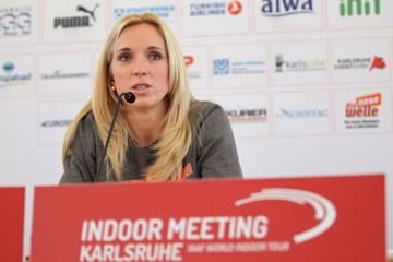 indoor-meeting-karlsruhe-press-conference