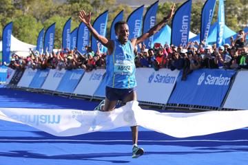 asefa-negewo-wins-cape-town-marathon