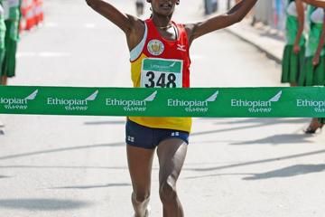 utura-and-a-bekele-take-great-ethiopian-run-1
