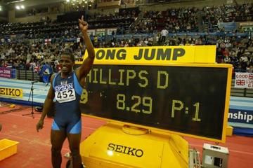 dwight-phillips-takes-world-long-jump-title-b