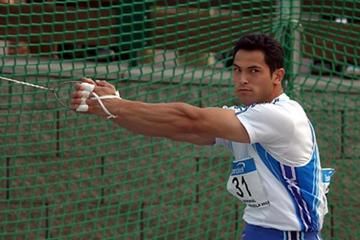 murofushi-running-for-the-iaaf-athletes-commi