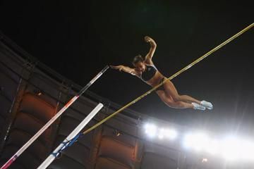 world-record-for-isinbayeva-makes-the-night-i