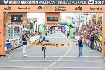 valencia-half-marathon-2017-joyciline-jepkosg