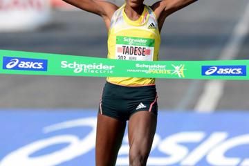 tadese-breaks-course-record-in-paris-as-some